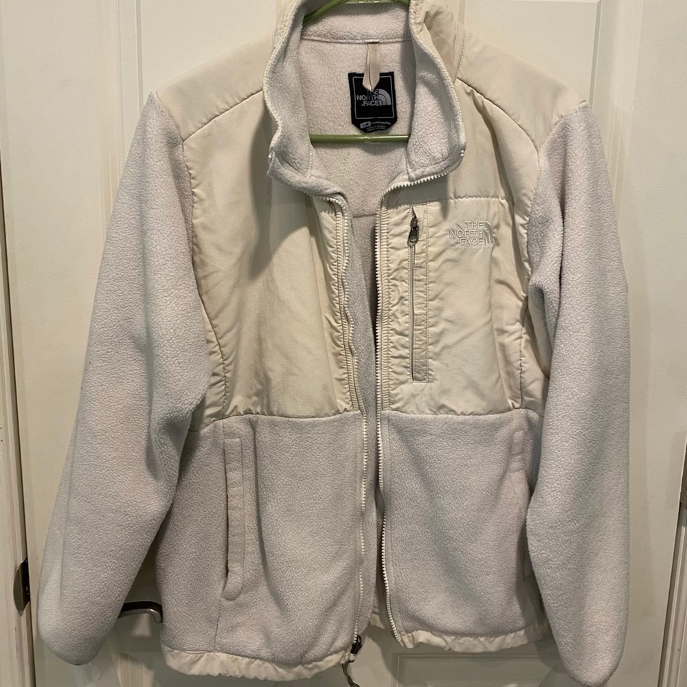 3/$35🌺 The North Face Jacket
